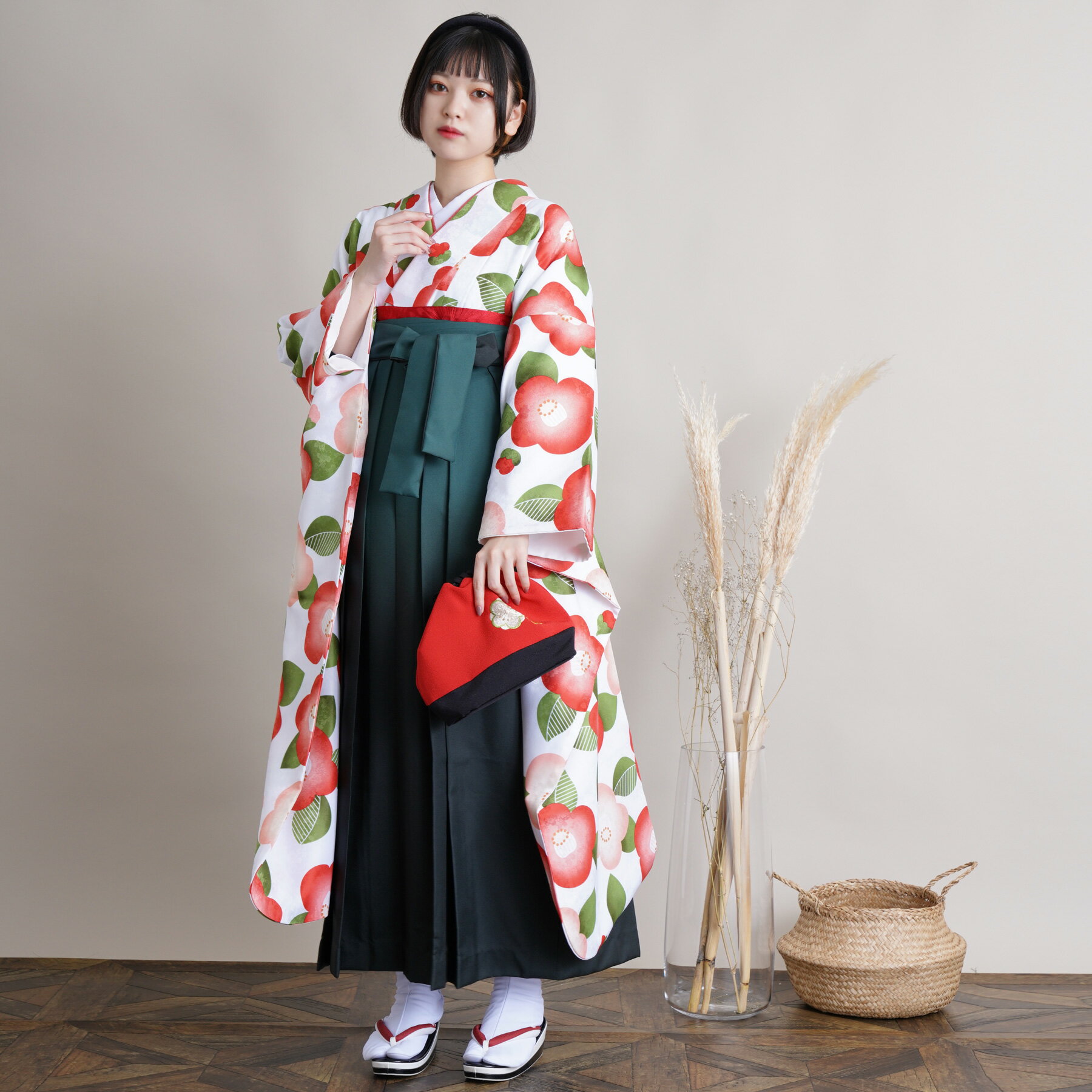 【レンタル】 卒業式 袴 振袖 18点セット 袴91cm（身長153-165cm） 袴セット 卒業式 大学生 振袖 花柄 女性 白 系 女性 ホワイト ピンク 緑 椿 つばき お洒落 差がつく 華やか かわいい 目立つ 個性的 大学生 小学生 卒業式 謝恩会 往復送料無料