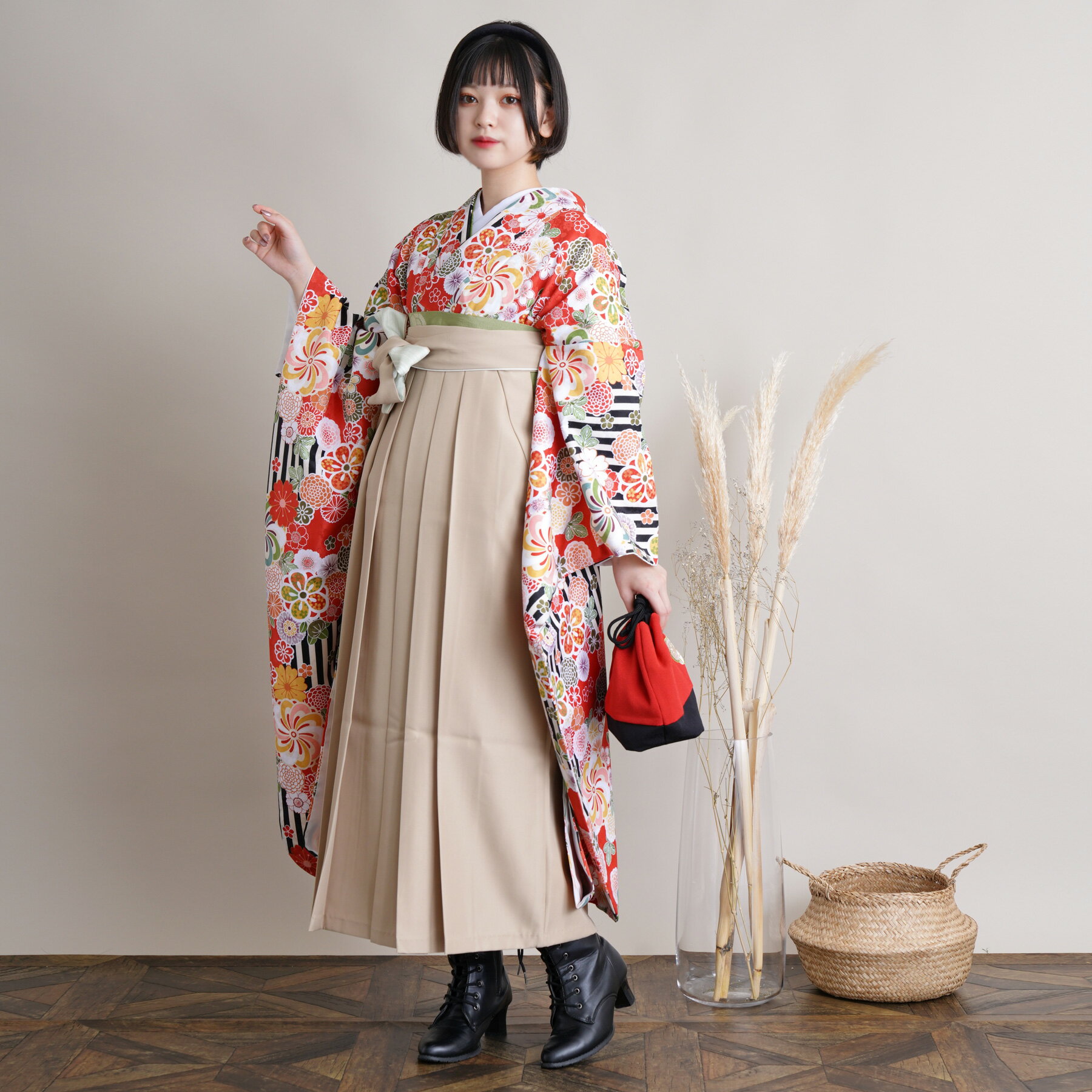 【レンタル】 卒業式 袴 振袖 18点セット 袴91cm（身長153-165cm） 袴セット 卒業式 大学生 振袖 花柄 女性 赤 系 女性 黒 白 オレンジ 縞 ストライプ お洒落 差がつく 華やか かわいい 目立つ 個性的 大学生 小学生 卒業式 謝恩会 往復送料無料