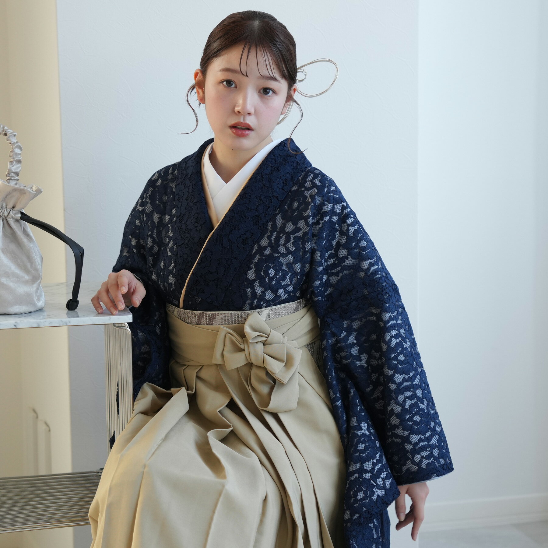 【レンタル】卒業式 袴 レンタル 着物 袴セット utatane 17点セット 袴91cm（身長153-165cm） 袴セット 卒業式 大学生 着物 花 女性 紺 系 女性 ネイビー 水色 ブルー レース 花柄 フラワーレース 透け 上品 専門学生 小学生 国産生地 往復送料無料