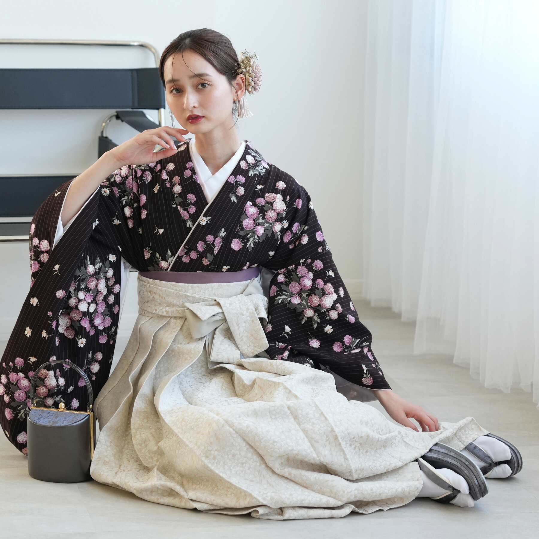 【レンタル】 卒業式 袴 レンタル 17点セット 着物 kami shibai 袴91-99cm（身長153-170cm） 袴セット 日本製 大学生 着物 花 女性 濃茶 茶色 ブラウン ピンク ストライプ かわいい 上品 ブランド着物 専門学生 卒業式 謝恩会 往復送料無料