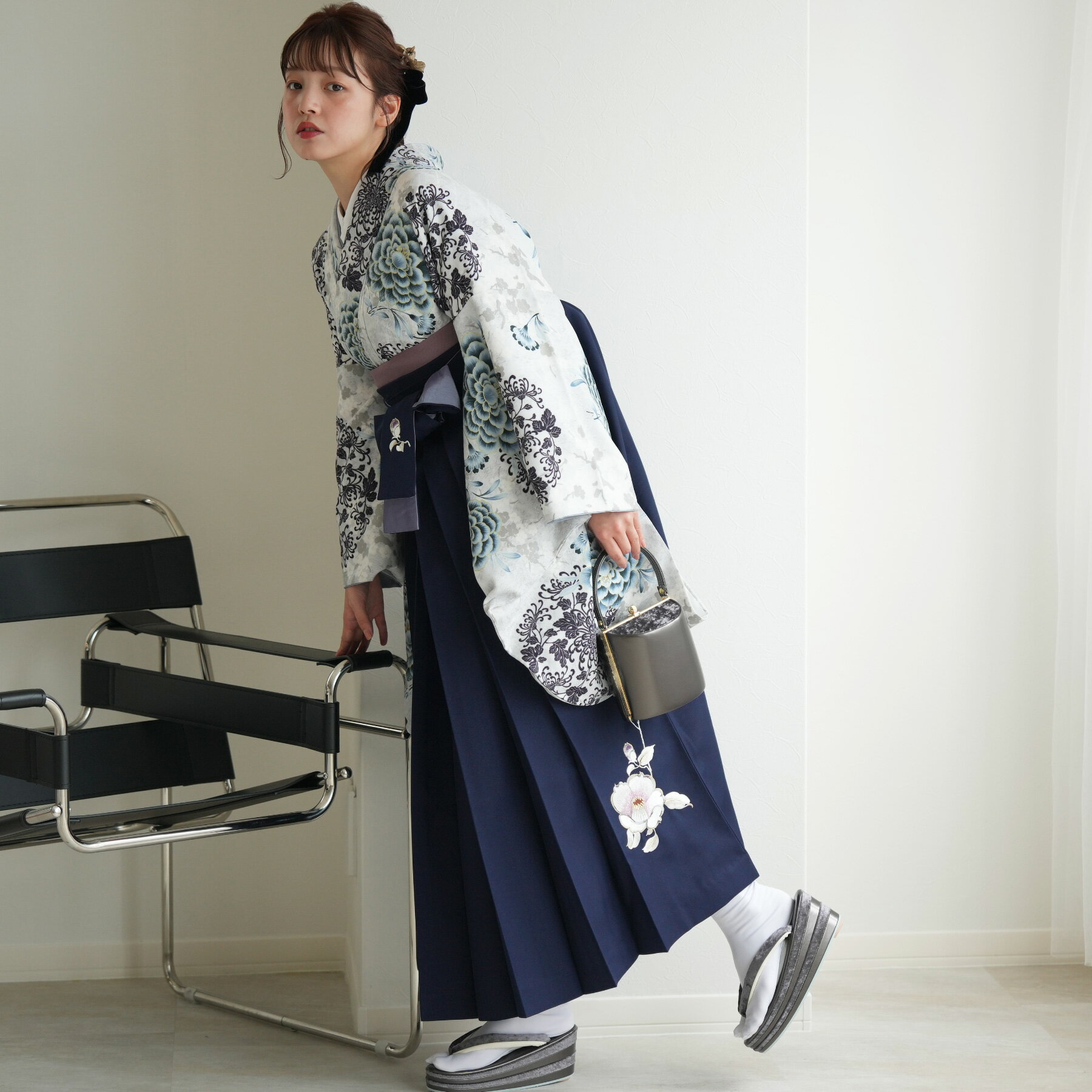 【レンタル】 卒業式 袴 着物 17点セット そしてゆめ 袴91cm（身長153-158cm） 袴 卒業式 日本製 フルセット 花 大学生 レディース グレー 女性 ladies 青 ブルー 牡丹 オリエンタル ニュアンスカラー はかま 17点セット 袴セット ブランド着物 重ね衿縫い付済