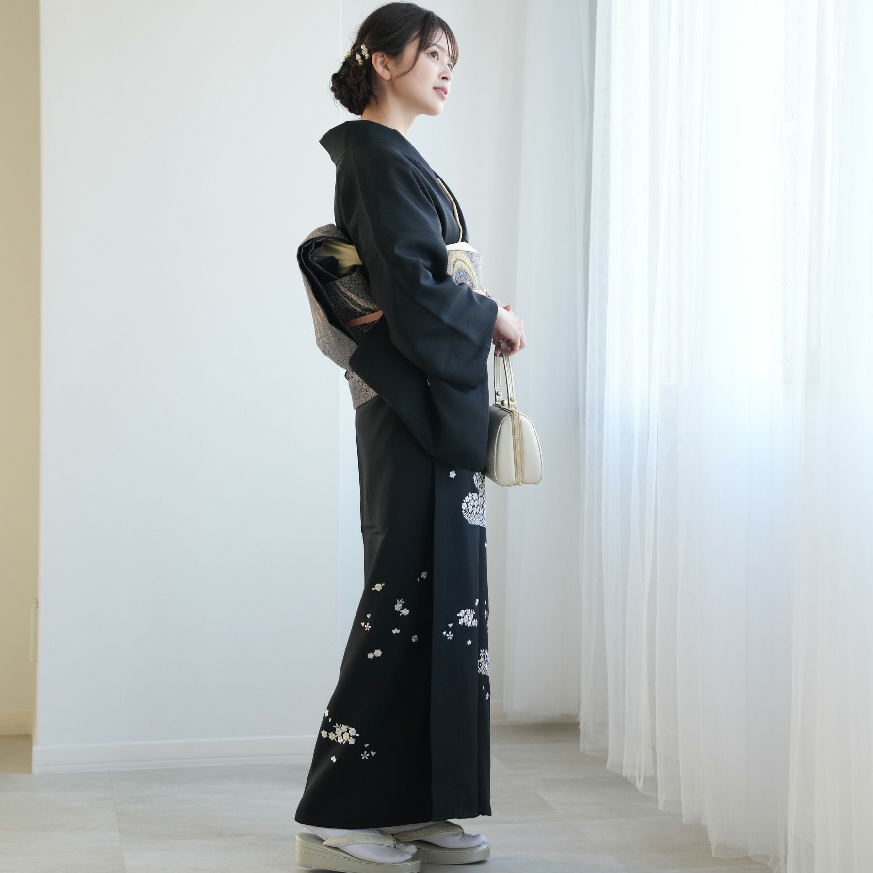 【レンタル】 訪問着 レンタル 結婚式 着物レンタル 20点セット 古典柄 レトロ アンティーク系 フリーサイズ（身長153-168cm） フルセット 女性 黒 花 女性 ゴールド ブラック 白 フォーマル 小花 刺繍 お宮参り 食事会 七五三 結婚式 二次会 入学式 卒業式