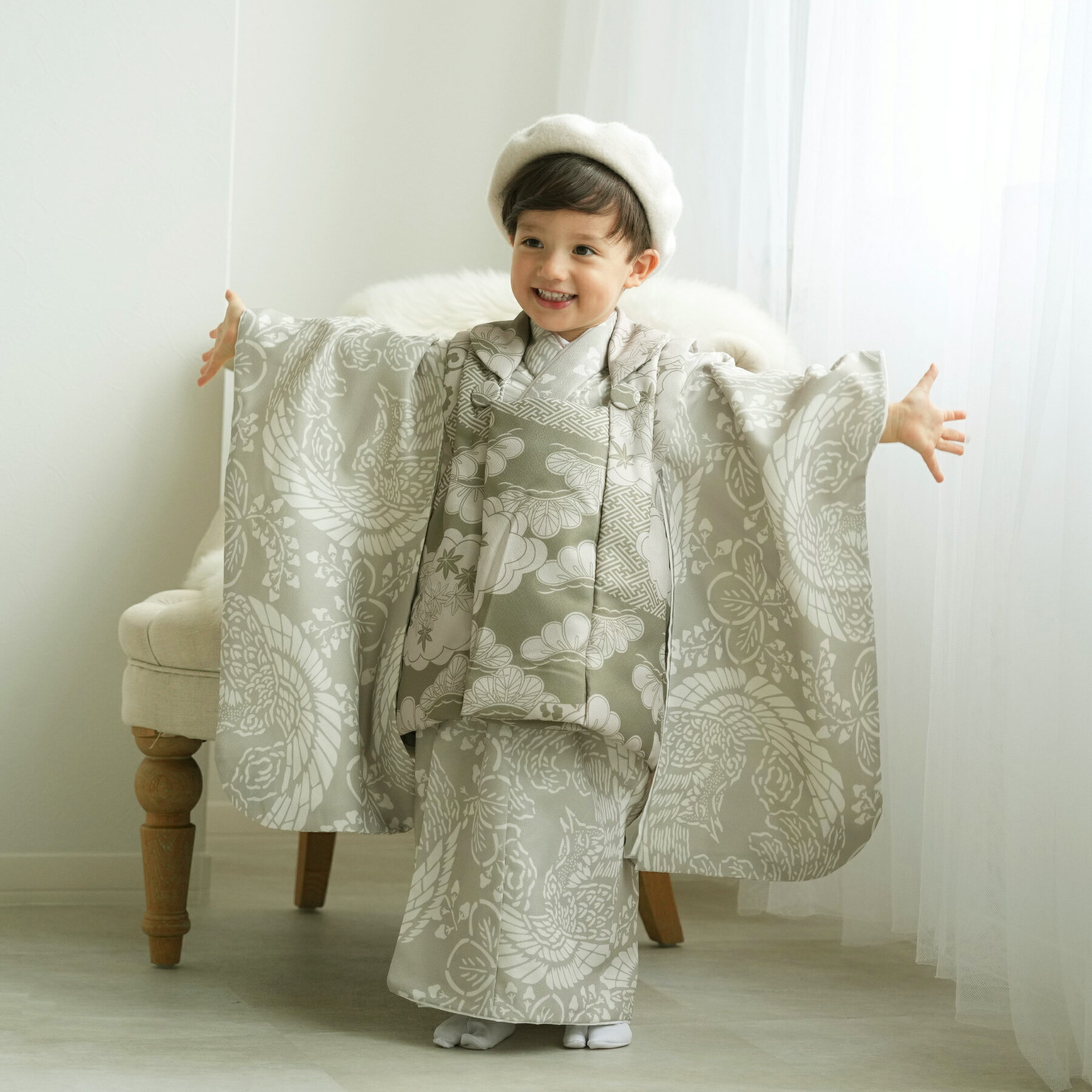 【レンタル】【ひよこ商店 kids 七五三 着物 3歳 男の子 ベレー帽つき被布フルセット モスグリーン松文様×灰緑鳳凰】 人気着物ブランドの七五三お祝い着セッ...