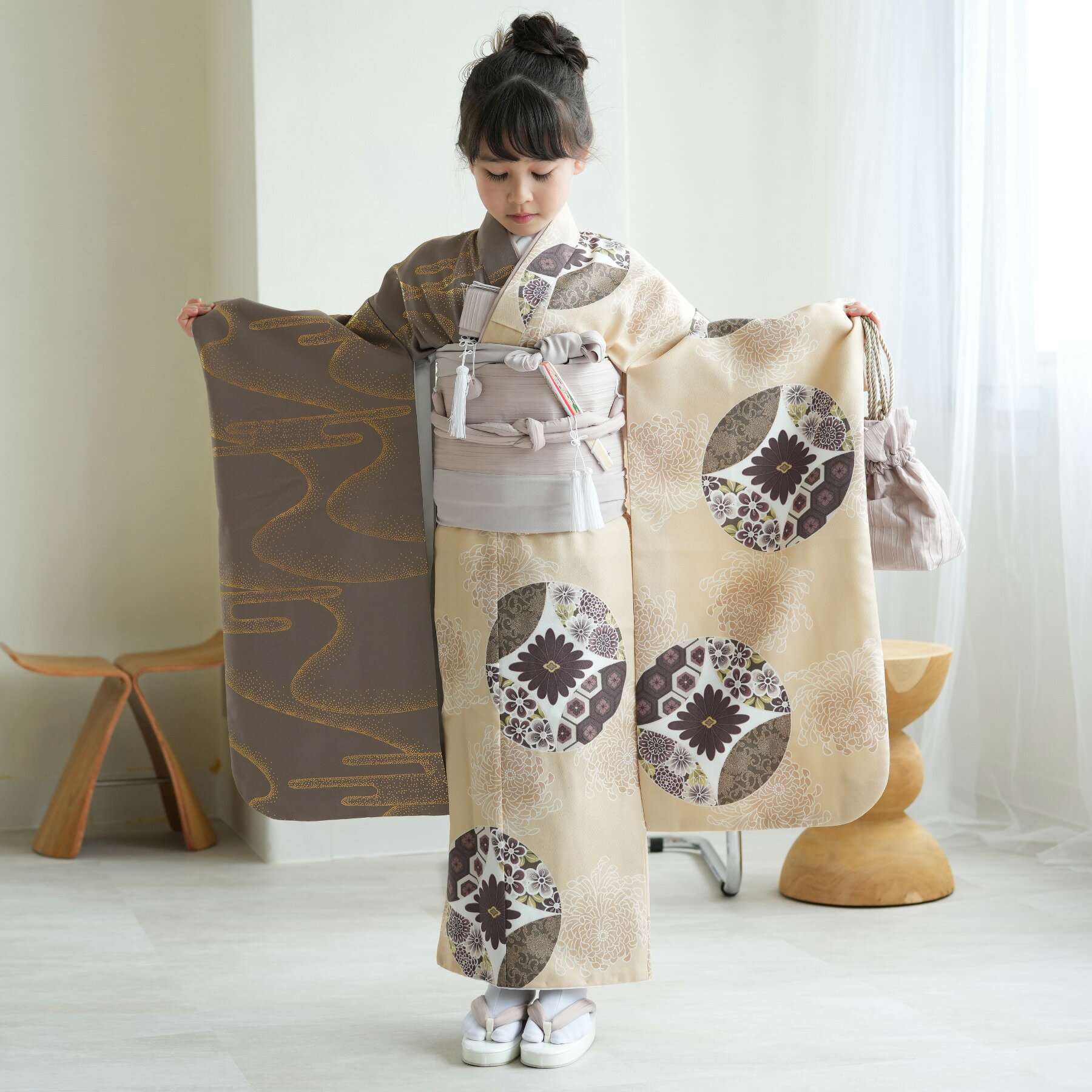 楽天ひよこ商店【レンタル】 七五三 7歳 着物 セット ひよこ商店 120cm-135cm前後 七五三 女の子 花 四つ身 振袖 ベージュ 子供 kids 着物セット お祝い着 記念撮影 フルセット 七歳 七才 7才 日本製作り帯 草履 バッグ びら簪 足袋 往復送料無料