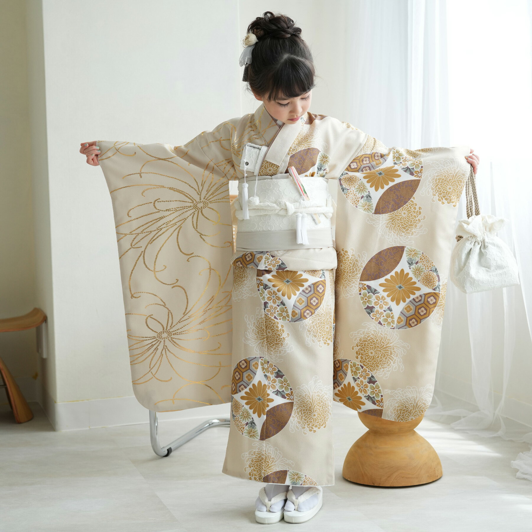 【レンタル】 七五三 7歳 着物 セット ひよこ商店 105cm-135cm前後 七五三 女の子 花 四つ身 振袖 ベージュ 子供 kids 着物セット お祝い着 記念撮影 フルセット 七歳 七才 7才 日本製作り帯 草履 バッグ びら簪 足袋 往復送料無料のサムネイル