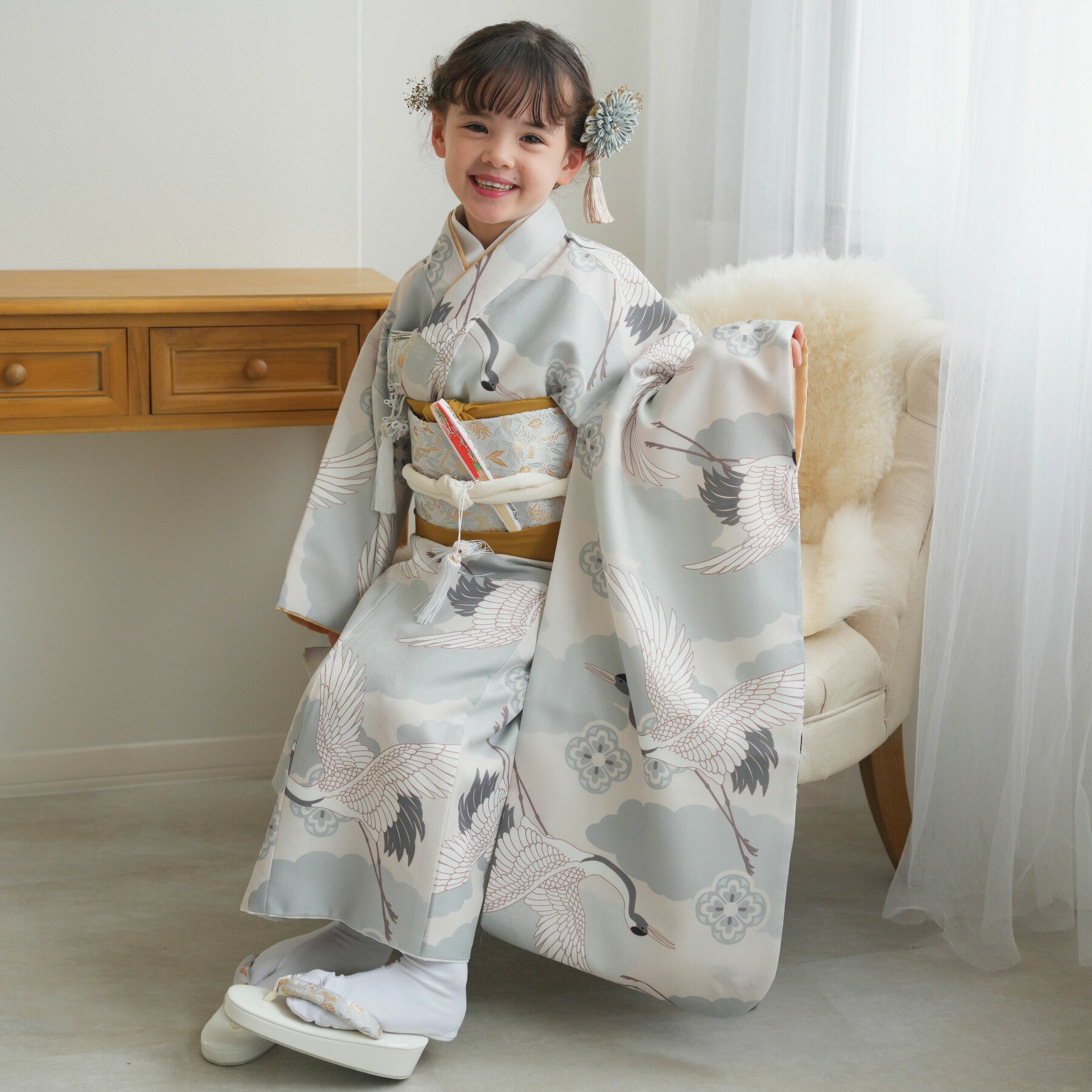 【レンタル】【ひよこ商店 七五三 着物 7歳 女の子 四つ身　ミント吉祥鶴】着物セット 子供 kids 四つ身 お祝い着 七歳 七才 女の子 女児 着物 日本製作り帯 長襦袢 志古貴 ハコセコ 草履 バッグ びら簪 新品足袋プレゼント 往復送料無料のサムネイル
