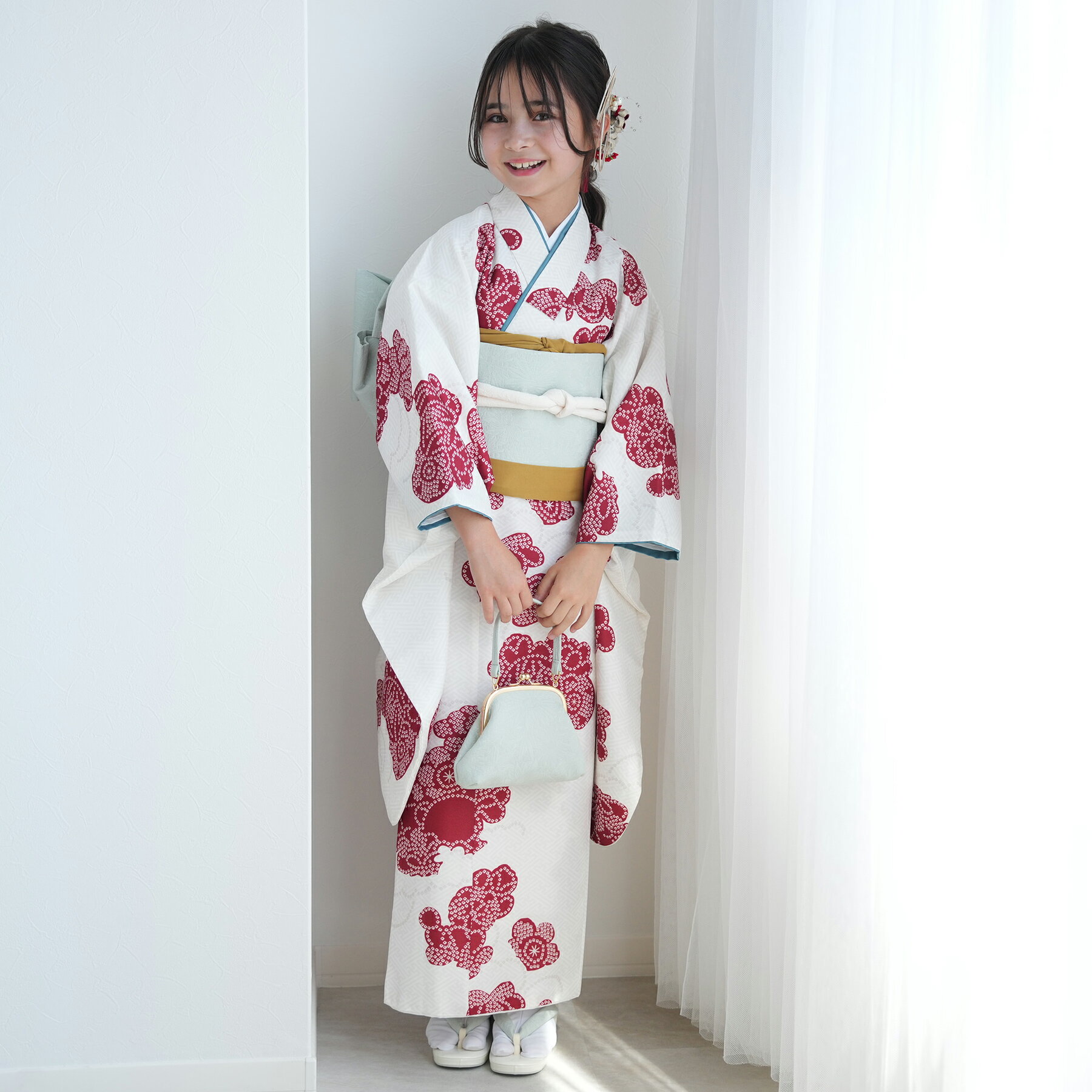 【レンタル】【ひよこ商店 10歳 振袖セット 白百合色に絞り柄】 ハーフ成人式 ジュニア 着物セット 子供 kids 十歳 十才 女児 着物 1/2成人式 日本製作り帯 長襦袢 志古貴 草履 バッグ 135cm-145cm前後 新品足袋プレゼント 往復送料無料