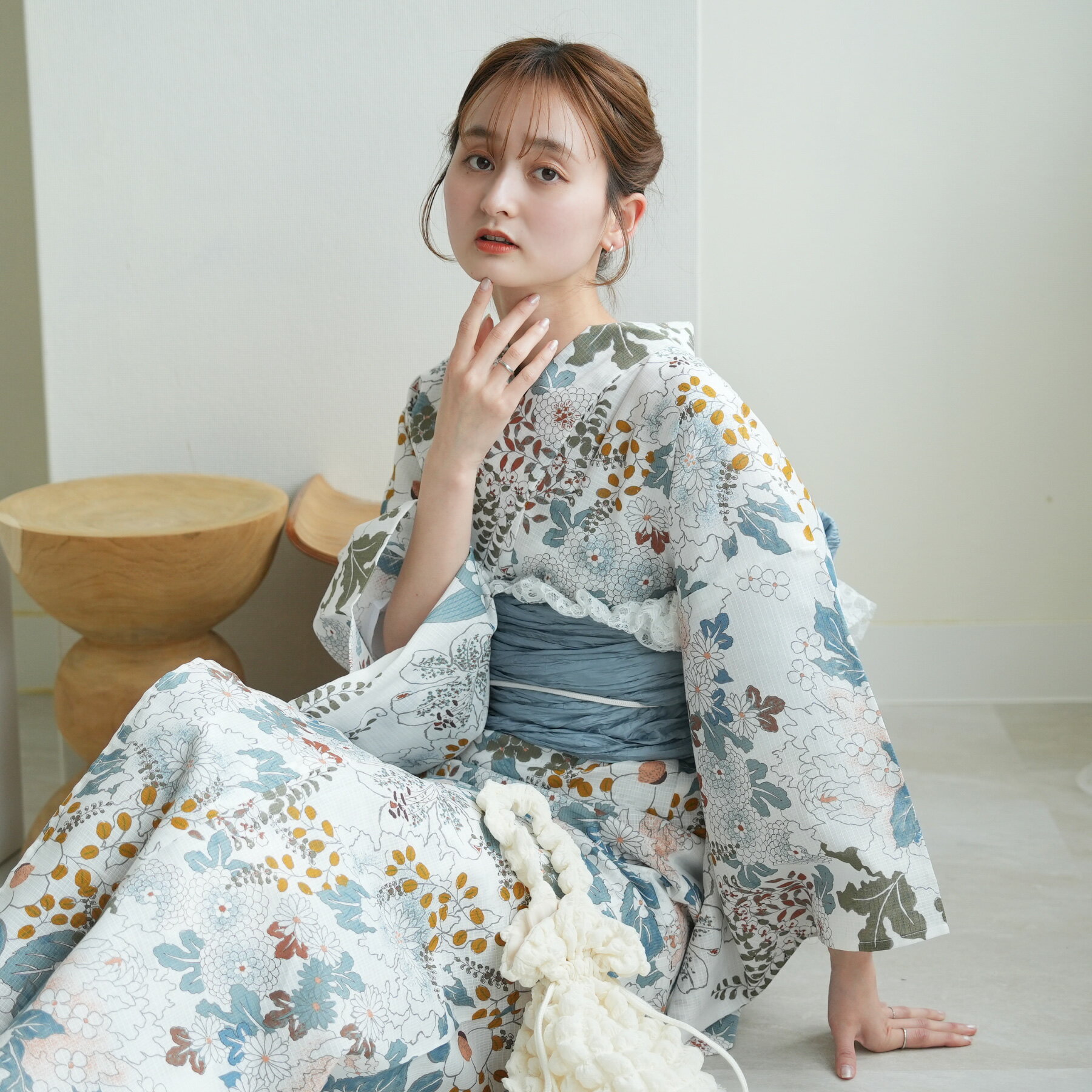 【utatane 高級変わり織 浴衣3点セット 白地にミントのとりどりの花】 ゆかた 帯 下駄 セッ