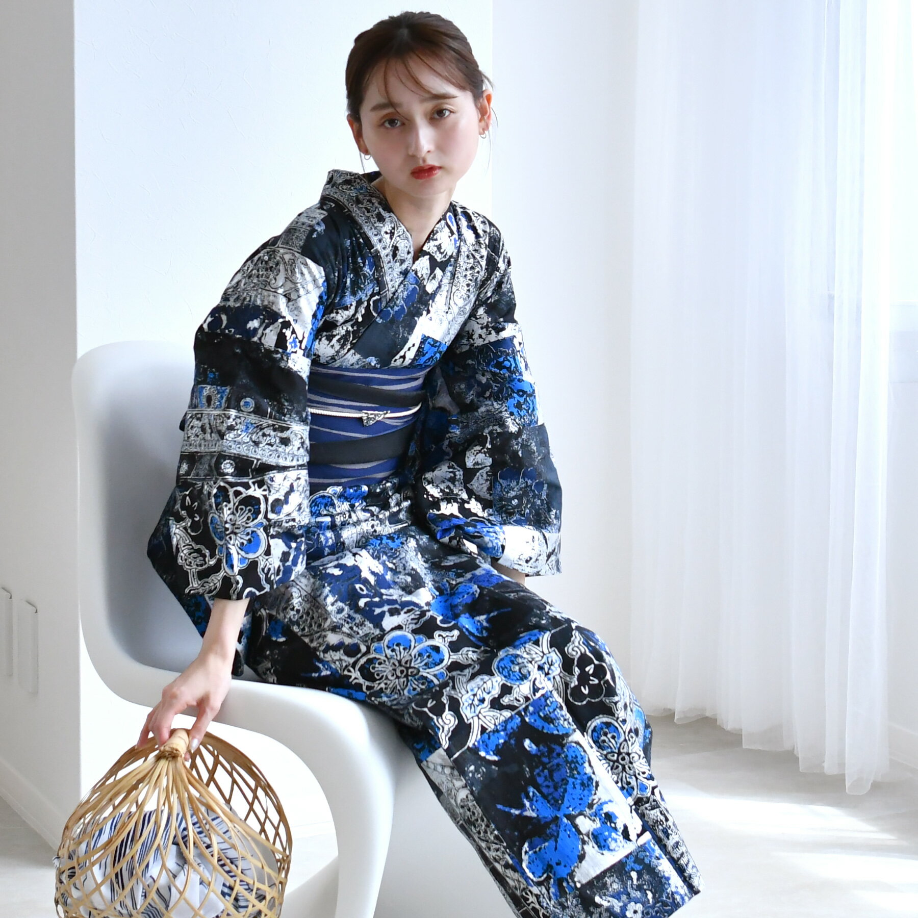 【誉田屋源兵衛 日本製小幅生地使用 浴衣3点セット 碧の楽園　黒/青/箔】 綿75％ 麻25％ 特選 フリーサイズ 浴衣セット（ゆかた・帯・下駄）ですぐお出かけ 日本製 国産 手縫い併用国内縫製