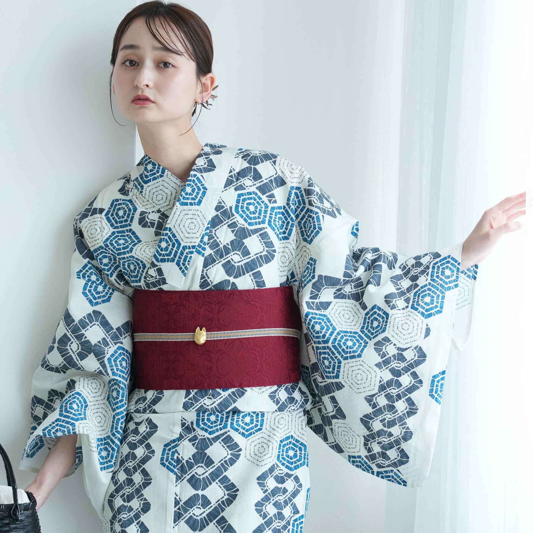 【utatane 高級変わり織 浴衣3点セット ローケツ染め風 きなりに亀甲繋ぎ】 浴衣セット（ゆかた・帯・下駄）ですぐお出かけ 上質 うたたね