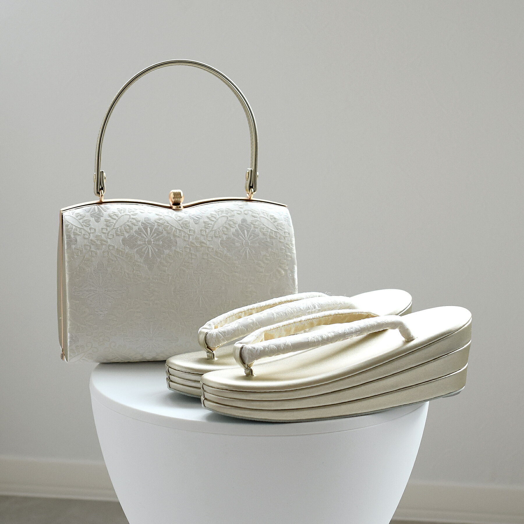 草履バッグセット 【 utatane 西陣帯地 3枚芯 】留袖 礼装 訪問着 振袖 フォーマル用 金銀 ゴールド シルバー 着物 和装 レディース 結婚式 成人式 入学式 卒業式 上品 高級 三枚芯 3枚芯でスタイルアップ