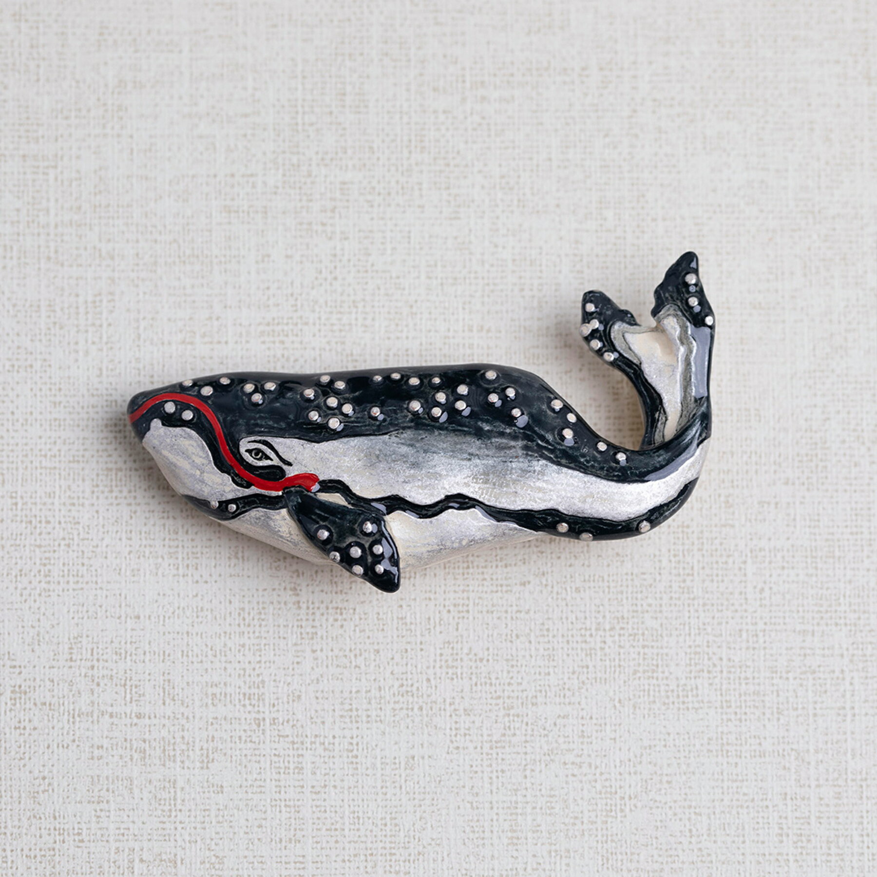 数-SUU- レトロモダン系 帯留め フリー 和アクセサリー ギフト プレゼント 濃紺系 クジラ 女性 ladies 宮本武蔵の鯨退治 黒 白 ネイビー 贈り物 誕生日 歌川国芳 着物 帯 国産 ハンドメイド 専用豪華ボックス おしゃれ 個性的