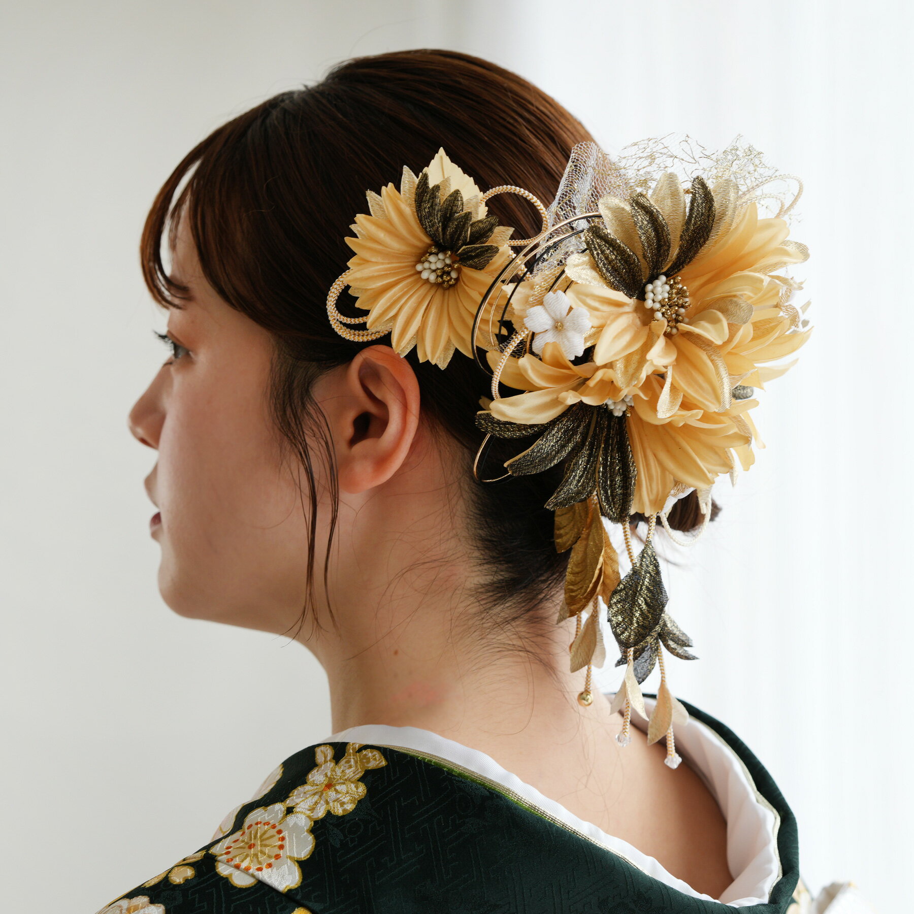 髪飾り 2点セット 菊 ラメ コーム Uピン ヘアアクセ ヘッドドレス 水引 チュールレース 大正ロマン レトロ 白 ベージュ 黒 モード アンティークカラー 振袖 袴 成人式 卒業式 記念撮影 写真 ヘアアレンジ 日本製 国産