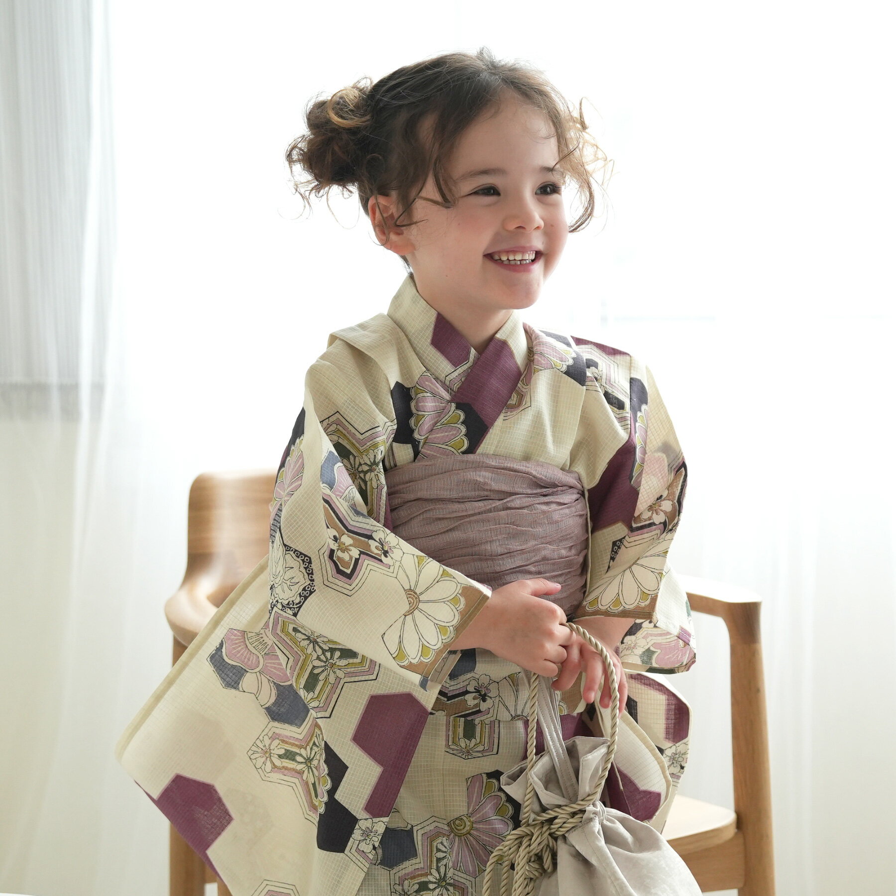 子供浴衣 3点セット（浴衣/帯/下駄） ひよこ商店 100-130cm（身長95cm-135cm） 浴衣 子供 女の子 高級変わり織 セット 100 110 120 130 花 キッズ ベージュ系 きなり ピンク 菊 毘沙門亀甲 ニュアンスカラー 花火大会 夏祭り 盆踊り 幼稚園 保育園のサムネイル
