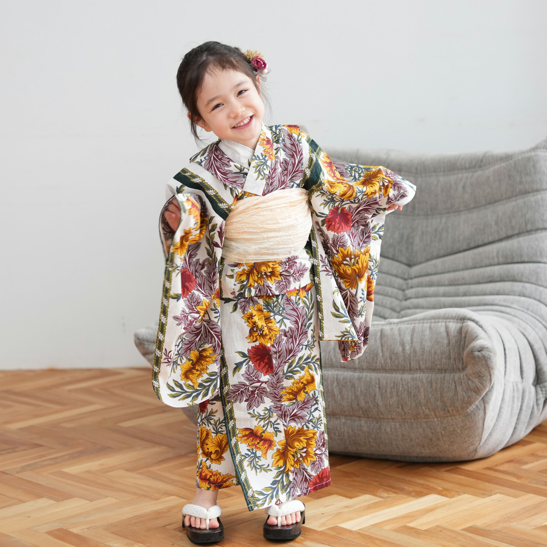 【34％OFF】【ニコアンティーク kids 高級変わり織 子供浴衣3点セット 女の子 エキゾチカ グリーン】個性派きものブランドNicoAntiqueの2024年新作 こども浴衣セット（ゆかた・帯・下駄）3歳 4歳 5歳 6歳 7歳 8歳 9歳 10歳 レトロ キッズ 国産生地 国内染色 上質のサムネイル