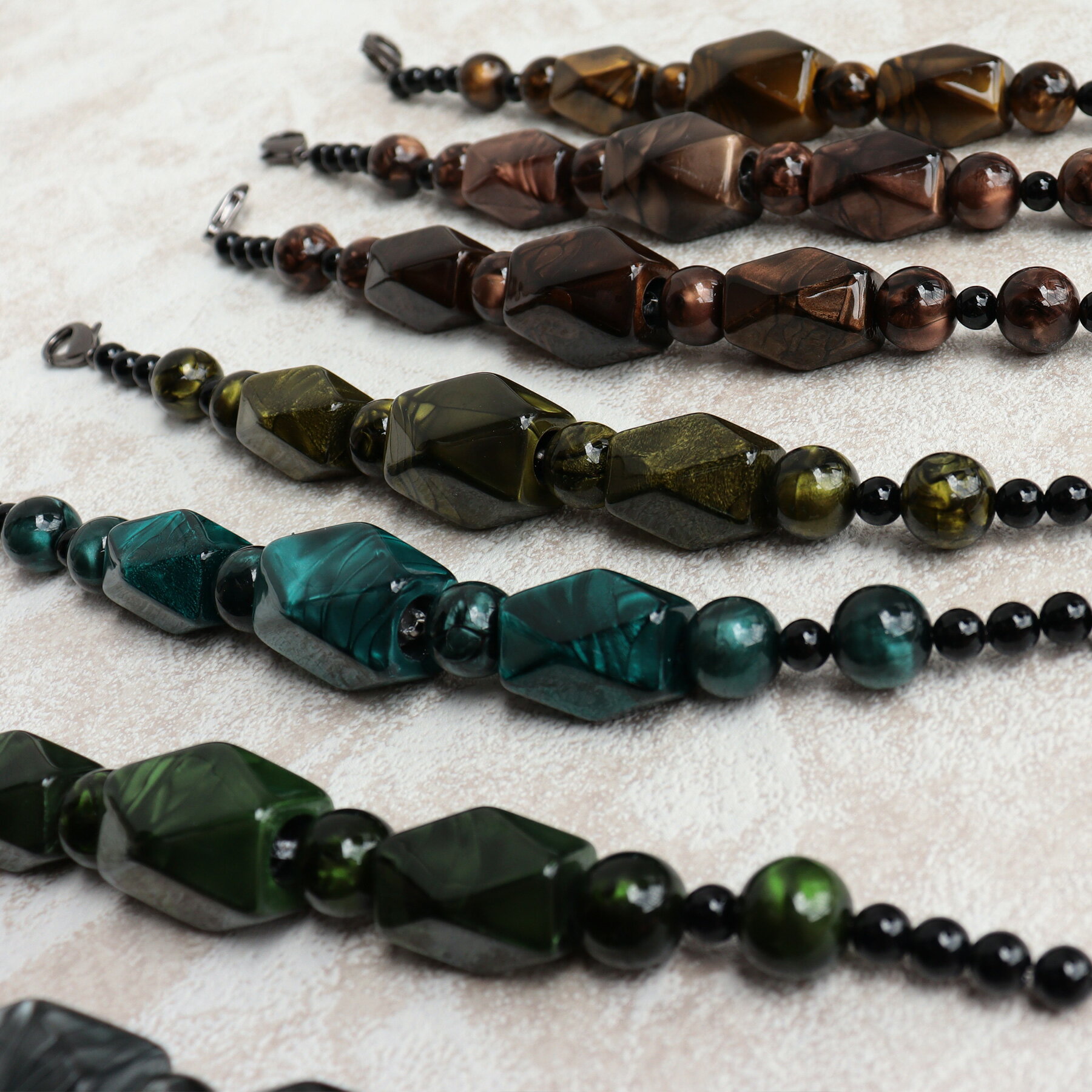 羽織紐 メンズ 翠嵐工房 レトロ アンティーク系 和アクセサリー 国産 ギフト マーブル 男性 mens 薄茶 黒 紫 黄 青緑 緑 黄緑 茶 丸玉 マーブル調 カラー玉 礼装 着物 男物 おしゃれ 粋 カニ管フック 王冠マグネット