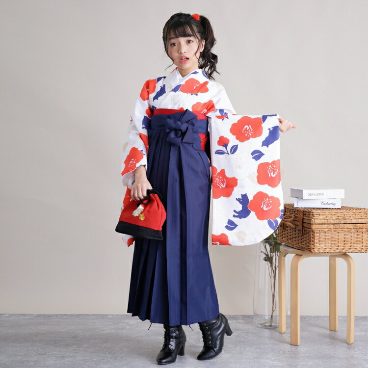 【リサイクル着物セット】 2尺袖 袴 2点セット 袴84cm（身長145-150cm） 国内染色 日本製生地 ジュニア 小学生 花 販売 購入 白子供 kids 赤 ベージュ 椿 猫 ねこ ネコ 古典柄 大正浪漫 ヴィンテージ アンティーク USED 中古 古着 卒業式 謝恩会