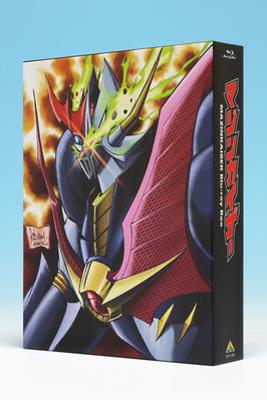 出荷目安の詳細はこちら内容詳細【スペック情報】カラー/(予)213分/ドルビーTrueHD(5.1ch)・リニアPCM(ドルビーサラウンド)/AVC/BD50G×2枚/16:9・一部16:9(c)2001・2003永井豪/ダイナミック企画・光子力研究所【封入特典】16Pブックレット【映像特典】スーパーロボット図鑑、怪獣図鑑、ノンクレジットOP&ED、他＜音声特典＞メインスタッフによる新規オーディオコメンタリー【仕様】BOXイラストはさとうけいいちによる描き下ろし【「マジンカイザー」全7話+「マジンカイザー 死闘!暗黒大将軍」全1話収録】■「マジンカイザー」 第1話「激闘!ダブルマジンガー」/第2話 「魔神降臨」/第3話「甲児暗殺指令!」/第4話「さやか救出作戦」 第5話「危機一髪!光子力研究所」/第6話「兜甲児、マグマに死す!」/第7話(最終話)「決戦!! 炎の地獄城!」 世界征服を企てるドクターヘルが開発した機械獣軍団を率いてあしゅら男爵が、日本に攻め込んできた。破壊と殺戮の限りをつくす機械獣に自衛隊の特車隊も歯が立たず、炎に包まれる都市———が、そこに巨大な腕・ロケットパンチが飛んできて機械獣に命中!! 駆けつけたマジンガ-Zだ。そしてもちろん操縦は兜甲児、「てめえらの勝手にはさせないぜ!」と 光子力ビーム、ルストハリケーン、アイアンカッター、ブレストファイヤー、次々と必殺武器を繰り出して応戦、さらに剣鉄也のグレートマジンガーも加わって、ダブルマジンガー攻撃で機械獣軍団と激しい戦闘を繰り広げるのだが…!■「マジンカイザー 死闘!暗黒大将軍」 突如として現われ、世界を一瞬にして恐怖に陥れたミケーネ帝国の首領“暗黒大将軍。機械獣を遥かに凌駕する戦闘獣を率いて現れた七大将軍の前にマジンガー軍団が、ビューナスAが、そしてグレートマジンガーが倒れていく。だがその頃、兜甲児はゴーゴン大公から執拗に狙われ、身動きが取れずにいた。人類滅亡と地球支配を掲げるその魔の手から、平和を取り戻すことはできないのか。立て兜甲児!飛べパイルダー!来たれマジンカイザー!富士の樹海に一条の光が差し込む時、史上最大の戦いが始まる!【キャスト】兜 甲児：石丸博也／弓 さやか：内川藍維／ボス：立木文彦／兜 シロー：相田さやか／剣 鉄也：家中 宏／炎 ジュン：斎賀みつき／弓教授：八奈見乗児／ガミア：柚木涼香／ローリィ：平松晶子／ロール：菊池志穂／ドクターヘル：富田耕生／あしゅら男爵：柴田秀勝＆北浜晴子／兜 十蔵：納谷悟朗　他【スタッフ】＜「マジンカイザー」スタッフ＞ 企画：ダイナミック企画／原作：永井 豪／監督：むらた雅彦／シリーズ構成・脚本：藤田伸三／マジンガーデザイン：さとうけいいち／キャラクターデザイン：羽山賢二／メカデザイン：山田起生／美術：荒井和浩／色彩設計：歌川律子／音響監督：岩浪美和／音楽：信田かずお／音楽制作：ランティス／主題歌：JAM Project／制作：光子力研究所／制作協力：ビー・メディア、ダイナミック企画／アニメーション制作：ブレインズ・ベース／製作：バンダイビジュアル、ダイナミック企画、ディー・ワールド　他＜マジンカイザー 死闘！暗黒大将軍」スタッフ＞ 企画：ダイナミック企画／原作：永井 豪／監督：むらた雅彦／脚本：西園 悟／マジンガーデザイン：さとうけいいち／キャラクターデザイン：羽山賢二／メカデザイン：山田起生／美術：宮前光春／色彩設計：笛吹康二／音響監督：岩浪美和／音響効果：神保大介／撮影：佐藤正人／編集：関 一彦／音楽：信田かずお／主題歌：JAM Project featuring 福山芳樹／制作：光子力研究所／制作協力：ビー・メディア、ダイナミック企画／アニメーション制作：ブレインズ・ベース／製作：バンダイビジュアル　他(c)2001・2003永井豪/ダイナミック企画・光子力研究所