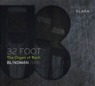 出荷目安の詳細はこちら商品説明ブリンドマン／32 FOOT - サクソフォン五重奏によるバッハ：オルガン作品集サクソフォン五重奏団「BL!NDMAN」による、バッハのオルガン作品をサクソフォン五重奏に編曲したプログラム。サクソフォン奏者でベルギーの作曲家でもあるエリック・スレイヒムの提唱で結成されたアンサンブルで、これまで20枚以上のアルバムを発表している実力グループ。クラシックの演奏は活動の極一部に過ぎず、ジャンルを超え、他ジャンルとの融合なども行っています。　BL!NDMANの近代楽器であるサクソフォンを使ったバッハへのアプローチは、正確な模倣ではなく、改革の転換を目指しています。これまでBL!NDMANは、古い音楽に新たな光を当てるサクソフォン・サウンドの追及を重ねてきました。その中心は音色であり、その音色が意識的に人間の生身、つまり人の声の影響を受けているのと同様です。バッハの時代、オルガンは巨大なシンセサイザーのようであり、無数の色彩と可能性を備えた「楽器の王様」でありました。多音の音楽を演奏するために、演奏者はストップを駆使することにより、音の組織を完全に追跡することができました。カルテットは、ソプラノ、アルト、テノール、バリトンの各サクソフォンの非常に特殊なスペクトルを利用して、この差別化を達成することができます。オルガン作品を手掛けるとき、高音域または低音域が個々のサックスの音域の手の届かないところにいるメロディにいつも直面しています。特にペダルが担当する32フィートの超低域では、Tubax（チューバックス：コントラバス・サクソフォン）を使用し、強力に構築された建物のように演奏を行っています。演奏のレスポンスと響きは、モチーフやメロディがリレーのように伝わり、エキサイティングなバッハ像を描き出しています。（輸入元情報）【収録情報】J.S.バッハ：● ペダル練習曲 ト短調 BWV.598● パッサカリアとフーガ ハ短調 BWV.582より『パッサカリア』● トリオ ニ短調 BWV.583● トッカータ、アダージョとフーガ ハ長調 BWV.564● 前奏曲とフーガ ト短調 BWV.535● 前奏曲とフーガ ハ短調より『前奏曲』● 協奏曲第5番ニ短調 BWV.596（原曲：ヴィヴァルディ）● 小フーガ ト短調 BWV.598● オルガンコラール『ああいかにはかなき、いかに空しき』 BWV.644　BL!NDMAN　　Koen Maas: soprano saxophone　　Roeland Vanhoorne: soprano & alto saxophone　　Piet Rebel: tenor saxophone　　Raf Minten: baritone saxophone　　Eric Sleichim: tubax　録音時期：2013年9月　録音方式：ステレオ（デジタル）