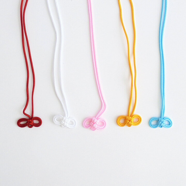 二重叶結びをしたひもパーツです。 サイズ：約2.5×18cm　※サイズや色合いはロットにより若干異なる場合がございます。予めご了承ください。 1袋入数：5本 素材：レーヨン二重叶結びをしたひもパーツです。 サイズ：約2.5×18cm　※サイズや色合いはロットにより若干異なる場合がございます。予めご了承ください。 1袋入数：5本 素材：レーヨン