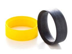 アクソン モールデッドタイヤインサートはアウトドアローグリップ路面、インドアハイグリップ路面まであらゆるコンディションに幅広く対応するツーリングカータイヤ用モールドインナーです。 素材は密度の高いラバー系スポンジを採用し柔軟性と剛性のバランスを最適にし、形状も各社ツーリングカー用タイヤにマッチするアクソン独自のプロファイルで、タイヤとホイルとの理想的なフィットを実現しました。