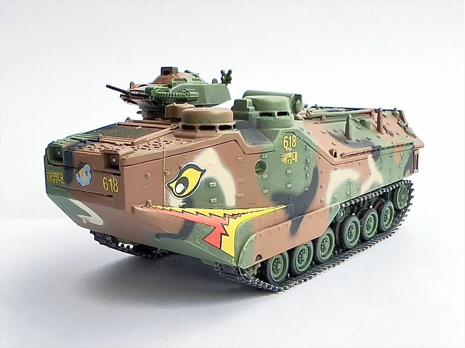 ドラゴン 1/72 大韓民国 海兵隊 水陸両用車 AAVP-7A1 DRR63117