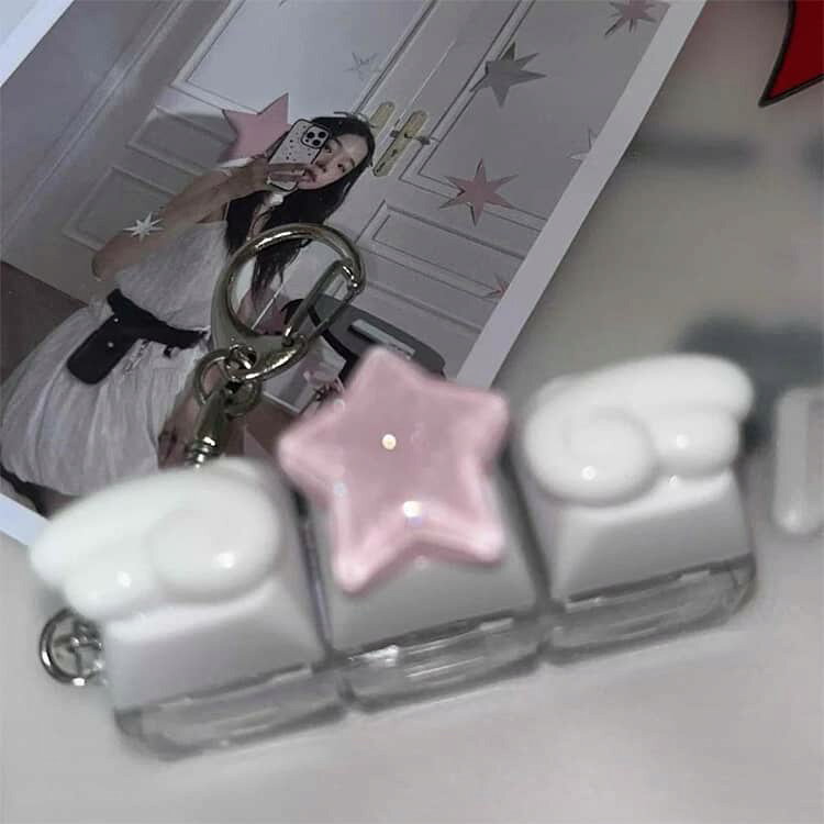 3Dエンジェルウィング 手遊び メカニカルキーボード 光るキーボードチャーム 光る...