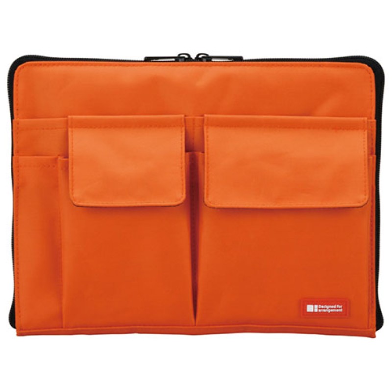 バッグインバッグ A5 橙特長メインポケットは大きくコの字に開きます。カバンの中をスッキリ、スマートに整理。かさばらない薄型タイプ。仕様メーカー型番:A7553-4色柄:橙内容物:本体(約180×250×17mm)×1材質:ポリエステル・P...