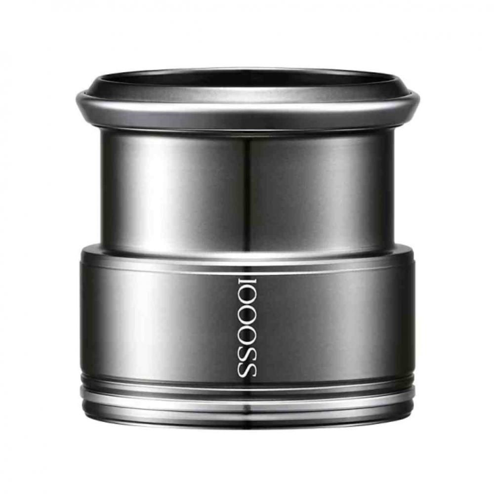 多彩なラインキャパシティを持つ軽量スプールシリーズ。 スプール径: 40mm ストローク: 13.5mm 糸巻量（ナイロン）: 2lb-115m、2.5lb-100m、3lb-70m 糸巻量（フロロ）: 2lb-90m、2.5lb-80m、3lb-65m 糸巻量（PE）: 0.3号-140m、0.4号-100m、0.6号-80m ベアリング数: BB 1個、ローラー 0個 夢屋スプールタイプ: S-30 PE専用設計 全アイテムにバリアコートスプールリングを採用 1000番サイズからC2500サイズのドラグにハイレスポンスドラグを搭載 上質でシンプルなデザイン 注記: パーツは全て取り寄せのため、キャンセル不可。お取り寄せに時間がかかる場合があります。