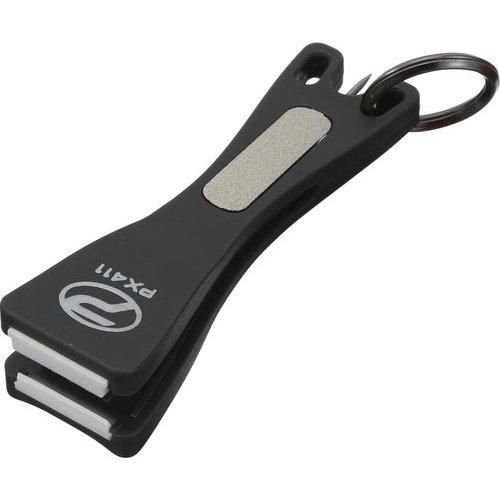 サビないセラミック刃を採用した小型ラインカッター。 キーリングでピンオンリールやカバンなどに取り付け可能。 便利なフックシャープナー付き。 フックアイクリーナーは、結び目や絡んだ糸を外すにも最適。 ナイロン・フロロカーボンライン専用。 全長: 60mm 最大対応ロッド径: 30mm カラー: ブラック