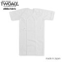 -------------------------------- 二層構造　特殊紡績糸　ツーエース TWOACE CALIFORNIA COTTON shikibo fabric -------------------------------- 【カリフォルニア綿・吸水速乾・二層構造糸】 厳選されたカリフォルニア綿を70%使用。 芯のポリエステルを綿でくるんだ二層構造糸です。 爽やかな着心地の吸水速乾素材です。 【タンブラー乾燥に強い肌着です】 通常、病院に使用される肌着は肌に優しい綿100%の商品を 使用されていることが多いですが 綿の特性上、タンブラー乾燥すると大幅に縮んでしまいます。 そこで縮みにくいポリエステルの糸を綿100%の糸で包むことにより 肌に当たる表面は綿100%、そしてタンブラー乾燥による 縮みを抑えることが可能となりました。 [快適にご着用いただく為の大切なこだわり] 【長肌着】 ・袖と胴体部分の縫製はフラット縫いで平らに仕上げています。 ・洗濯ネームのタグは肌にあたらない箇所に縫製してます。 すくすくと成長する赤ちゃんに合わせて サイズを調節できる様に内側と外側の紐を結んで ご着用いただく仕様となっております。 サイズ・50cm 素材・綿70%・ポリエステル30% 生地調達、生産、検品・パッケージまで 全て国内工場で生産された日本製です。-------------------------------- 二層構造　特殊紡績糸　ツーエース TWOACE CALIFORNIA COTTON shikibo fabric -------------------------------- 【カリフォルニア綿・吸水速乾・二層構造糸】 厳選されたカリフォルニア綿を70%使用。 芯のポリエステルを綿でくるんだ二層構造糸です。 爽やかな着心地の吸水速乾素材です。 【タンブラー乾燥に強い肌着です】 通常、病院に使用される肌着は肌に優しい綿100%の商品を 使用されていることが多いですが 綿の特性上、タンブラー乾燥すると大幅に縮んでしまいます。 そこで縮みにくいポリエステルの糸を綿100%の糸で包むことにより 肌に当たる表面は綿100%、そしてタンブラー乾燥による 縮みを抑えることが可能となりました。 [快適にご着用いただく為の大切なこだわり] 【長肌着】 ・袖と胴体部分の縫製はフラット縫いで平らに仕上げています。 ・洗濯ネームのタグは肌にあたらない箇所に縫製してます。 すくすくと成長する赤ちゃんに合わせて サイズを調節できる様に内側と外側の紐を結んで ご着用いただく仕様となっております。 サイズ・50cm 素材・綿70%・ポリエステル30% 生地調達、生産、検品・パッケージまで 全て国内工場で生産された日本製です。