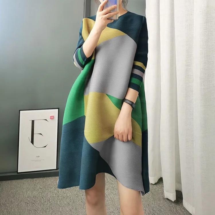 Aライン ワンピース 七分袖 おしゃれ きれいめ 上品 切り替え L 幾何学模様 XL ドレス ゆったり ワンピ 着痩せ M マルチカラー 大人 2XL 3XL 幾何学模様が斬新でオシャレ度をアップさせるプリーツワンピース