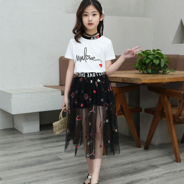 楽天hohoemimarket韓国子供服 女の子 セットアップ 夏服 Tシャツ スカート 2点セット 個性プリント チュールスカート ピカピカ カワイイ オシャレ 普段着 海外旅行 夏物 110cm 120cm 130cm 140cm 150cm 160cm