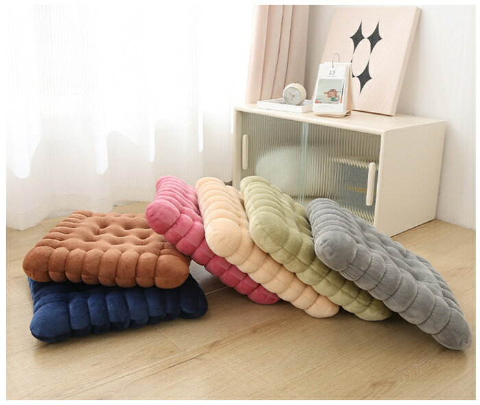 送料無料 チェアマット 角型 クッション 北欧 おしゃれ 正方形 座布団 蒲団 チェアマット 40cm*42cm 椅子座布団 ダイニングチェア 肌に優しい 腰痛 クッション 座布団 蒲団 畳 和室 寝室 リビングルーム ダイニングチェア 6色選べる チェアマット クッション