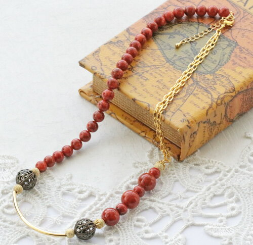 アフリカ珊瑚　真鍮パーツ　真鍮チェーン　ネックレス　約50cm（金具込）+5cmアジャスター　真鍮カニ爪アジャスター