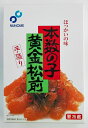 ※本商品を7個以上、または他の商品と一緒にご注文される場合は、別途追加送料をご相談させていただく場合がございます。「黄金松前漬」というくらいですから、松前漬の中に数の子が入っているのではなく【数の子の中に松前漬が入ってる】という勢いです(^o^)　黄金色に完熟した巨大な数の子がゴロンゴロン！！ 原材料名 数の子、するめ、醤油、昆布、みりん、砂糖、たん白加水分解物、赤唐辛子、ソルビット、調味料（アミノ酸）、増粘多糖類、（原材料の一部に大豆、小麦、乳を含む） 内容量 230g 賞味期限 冷蔵30日 保存方法 冷蔵（10℃以下） 製造者 株式会社布目北海道は素材がおいしすぎるから加工食品が育たない… なんておっしゃる方に、ぜひぜひご賞味いただきたいの が北海谷の生珍味。 かに・うに・数の子を和えた贅沢な「海宝」は、 北海谷自家製のオリジナル商品。 当店限定販売「手づくりいか塩辛」、鮭といくらの親子 がからむ「紅鮭ルイベ漬」、数の子をたっぷり使った 「数の子松前漬」は北海谷の生珍味・人気ベスト3です。 磯の風味にご飯がすすみ、晩酌の肴にもうってつけです。 【店長から一言】 生珍味は塩辛だけじゃないんですよ〜。同じいかを使ったものでも明太子風味やピリカラ、 贅沢な粒うに和えなど種類はいろいろ。定番のいかに限らず、甘えびたっぷりの甘えび塩辛もございます。 店長おすすめの一品は、あっさり塩味の「磯あわび」。料亭で出てもおかしくない上品な味わいが魅力です！ 贅沢さでいえば、カニ身をふんだんに盛り込んだかに入松前も負けていませんね〜。 「まるでお刺身！」みたいなコリコリ食感が美味しい「つぶ糀塩辛」や、 ぴりりとワサビが効いた「たこわさび」もここ数年じわじわと人気が高まっている赤丸付きの注目株です。