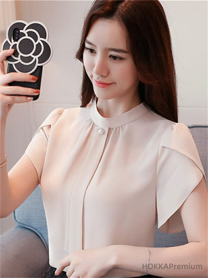Rakuten - 【送料無料】きれいめ 大人可愛い かわいい フリル 切り替えデザイン セミフレア スタンドカラー 半袖 袖あり 白トップス ブラウス デート