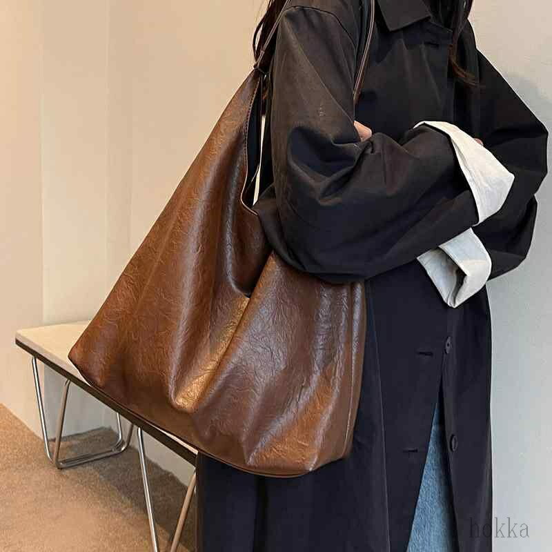 【送料無料】ソフトレザー 大きい かっこいい 学生 通学 ビジネス 通勤 バック 肩がけ 韓国系 こなれ感..