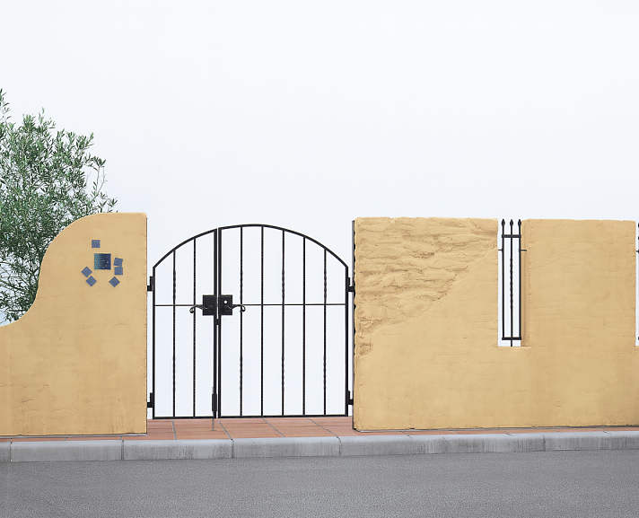 YKKAPガーデンエクステリア 門扉 トラディシオン 6型 親子[門柱セット]：[幅1200mm×高1200mm]