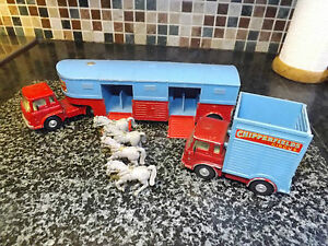 【送料無料】ホビー 模型車 車 レーシングカー サーカスボックスキリンcorgi chipperfields circus horse box girafe 1130 avec des chevaux amp; 503