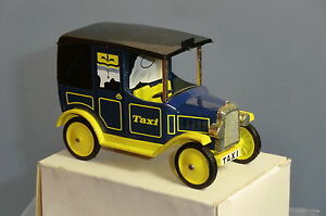 【送料無料】ホビー　模型車　車　レーシングカー ボックスモデルビスケットタクシーdinky toys promot..