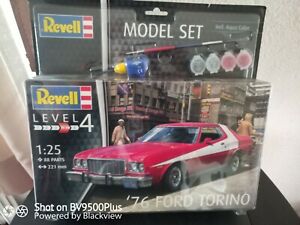 【送料無料】ホビー　模型車　車　レーシングカー フォードトリノスタスキーハッチrevell ford torino starsky amp; hutch