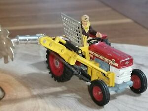 【送料無料】ホビー　模型車　車　レーシングカー コーギーマッシーサイドマウントドライバーcorgi 73 massey 165 avec side mounted scie chauffeur