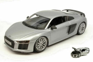【送料無料】ホビー　模型車　車　レーシングカー アウディシルバーモデルaudi r8 2015 silver 118 model 36213a maisto