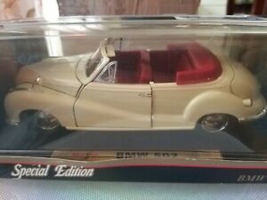 【送料無料】ホビー　模型車　車　レーシングカー ビアンコパンナスカラダmodellino maisto bianco panna bmw 502 anno 1955 scala 118 da collezione