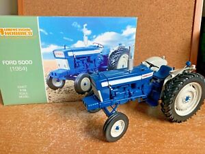 ホビー　模型車　車　レーシングカー ユニバーサルフォードトターuniversal hobbies 116 ford 5000 tracteur