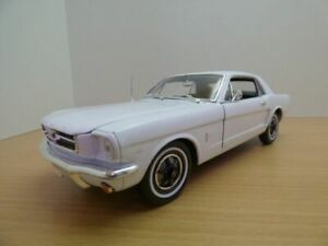 【送料無料】ホビー　模型車　車　レーシングカー フォードムスタングハードトップホワイトカットford mustang coupe hard top blanc 118 1964 12