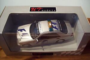 ホビー　模型車　車　レーシングカー モデルメルセデスベンツクラス118 ut models 26105 mercedes benz classe c amg safety car f1 1997
