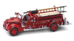 【送料無料】ホビー　模型車　車　レーシングカー フォードモデルヤットford fire engine 1938 124 model yat ming