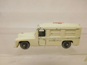 ホビー　模型車　車　レーシングカー マッチダイムラーx64225 matchbox regular wheels no 14b daimler ambulance, avec traces dutilisation